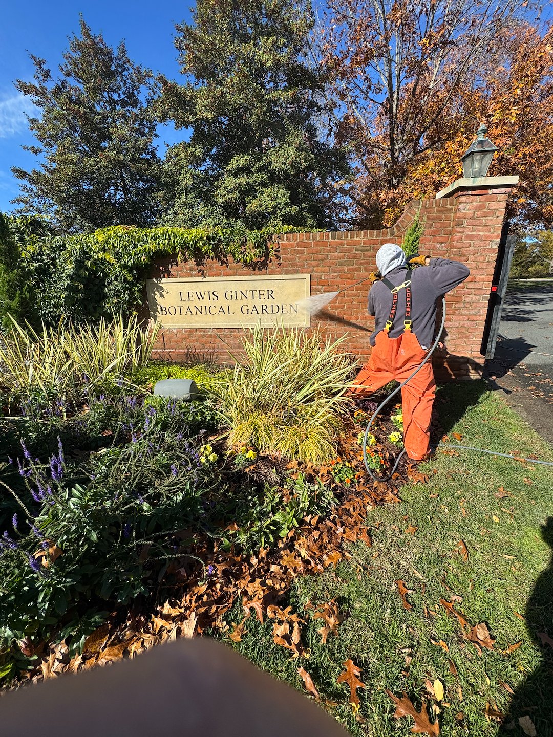 Commercial pressure washing project in Richmond Virginia 