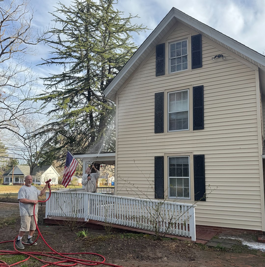 Quality roof wash, and house wash project in Saluda, Virginia